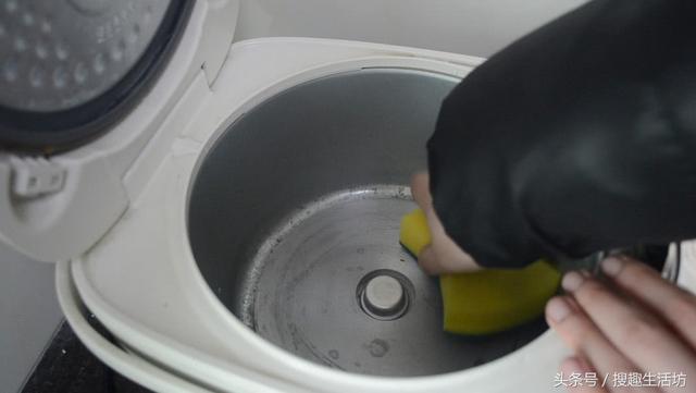電飯鍋煮飯又慢又耗電？把「這個地方」擦一擦，一年能省幾十元，家家戶戶都需要！