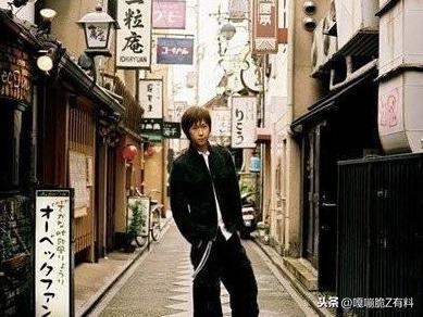 阿信竟然只比陳奕迅小一歲？看完他，忍不住要一份保養清單