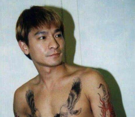 他因長著一張「華仔臉」走紅網路，出名後還在做電焊工，渾身髒汙笑容燦爛，網友：華仔看了也會稱讚你！
