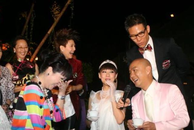 房祖名的干媽、張衛健的干媽、謝霆鋒的干媽，沒有對比就沒有傷害!