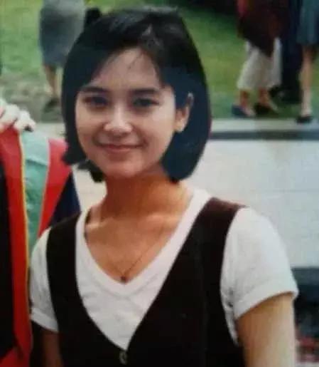 1999年兩位港姐郭羨妮和胡杏兒的故事：兩個女孩，一個靚一個不靚