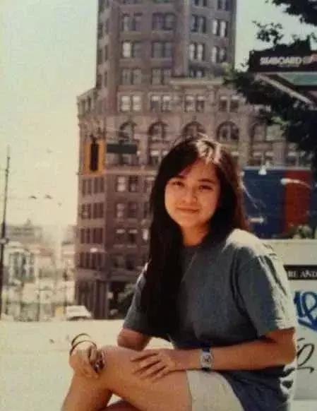 1999年兩位港姐郭羨妮和胡杏兒的故事：兩個女孩，一個靚一個不靚
