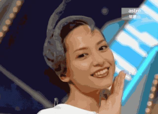 1999年兩位港姐郭羨妮和胡杏兒的故事：兩個女孩，一個靚一個不靚