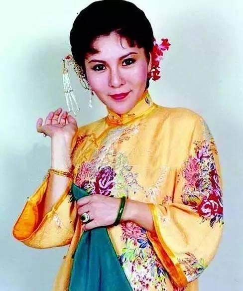 67歲金鐘視後李麗鳳去世，膝下無兒無女，陳妍希發文悼念！