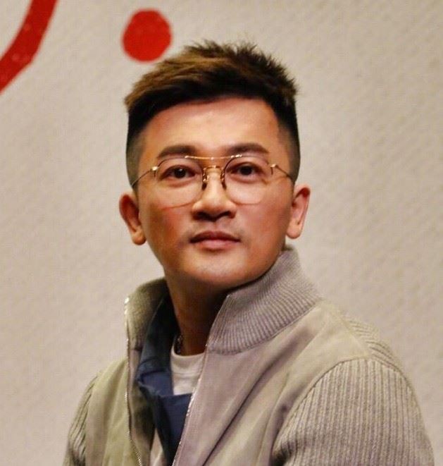 45歲蘇有朋老了，47陳誌朋老了，48吳奇隆老了，44的他卻好似23歲！
