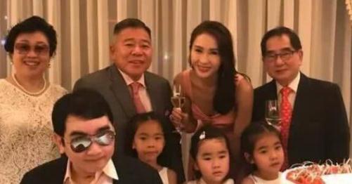 黎姿三個女兒，鍾麗緹三個女兒，邱淑貞三個女兒，差距一目了然 