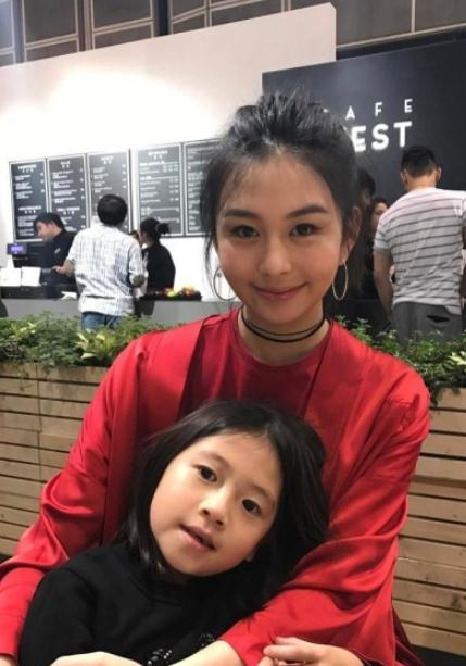 黎姿三個女兒，鍾麗緹三個女兒，邱淑貞三個女兒，差距一目了然 