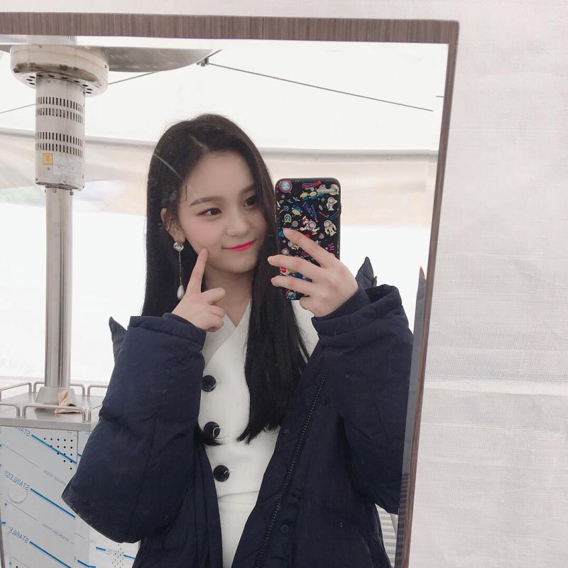 [GFRIEND][分享]181125 人間水蜜桃降臨下初雪的日子跟美女智更配