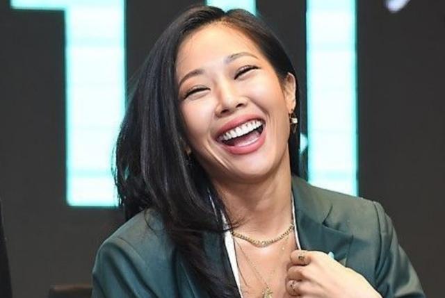 韓女星品牌排名新鮮出爐，洪真英力壓IU奪首位，徐玄振緊隨其後
