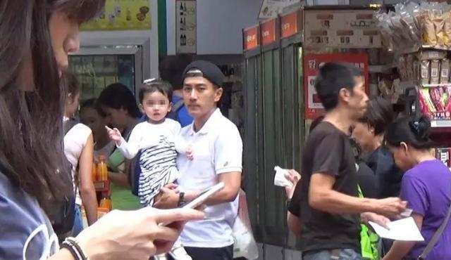 霍建華女兒，劉愷威女兒，差別待遇，網友：都不如周傑倫女兒！