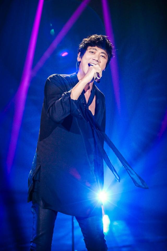 阿信意外上熱搜，機場安檢言辭不當被停職，當事人回應卻十分暖心