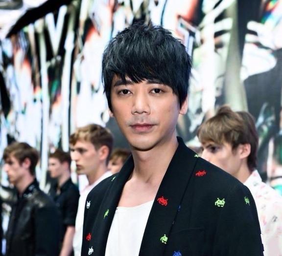 阿信意外上熱搜，機場安檢言辭不當被停職，當事人回應卻十分暖心
