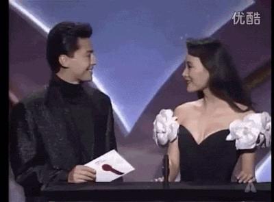 淡出影壇近10年，66歲尊龍近照曝光認不出，但是看了他年輕時的照片，網友：難怪當年被譽為東方第一美男！