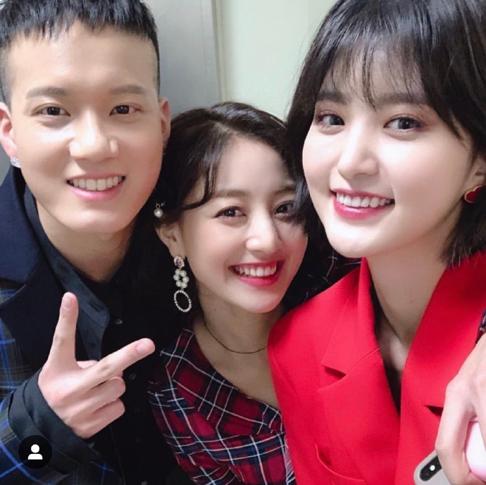 [TWICE][分享]181124 彩瑛感嘆這麼快就有聖誕節氣氛了彩詩人今年會寫出什麼文字呢