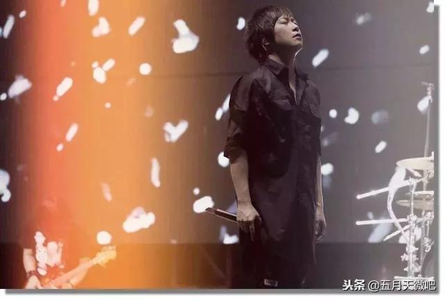 五月天阿信為梁靜茹《我的另一半》寫的序：喜歡和愛有什麼區別？