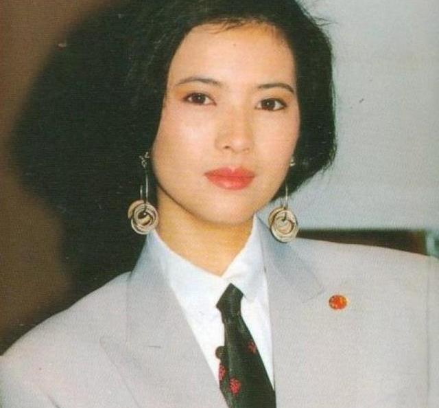 藍潔瑛死前，每月會收到內地神秘人物的打款，而且還留有照片一張!