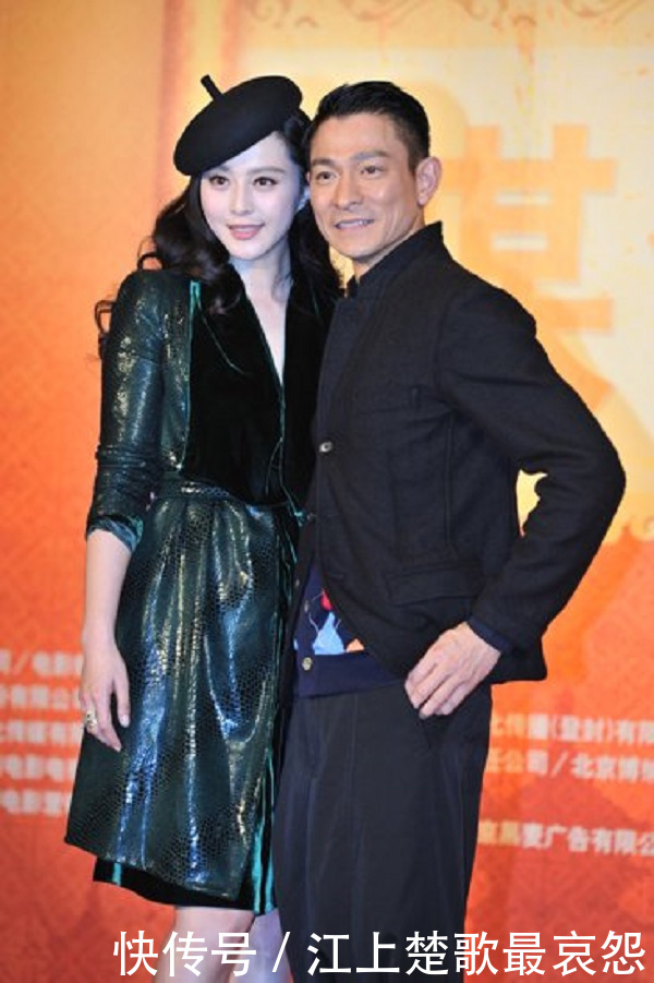 劉德華和誰合影都是一臉微笑，唯獨在她面前，天王的形象都不顧了!