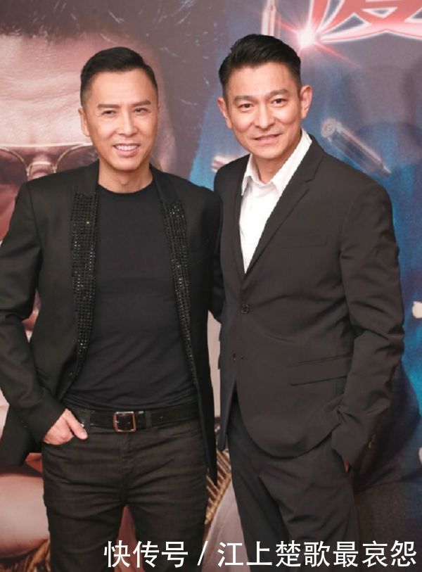 劉德華和誰合影都是一臉微笑，唯獨在她面前，天王的形象都不顧了!