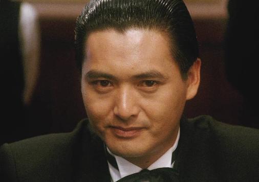56億家產全部捐出，終生不與成龍合作，有6輛豪車卻從不炫富！