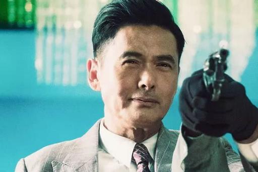 56億家產全部捐出，終生不與成龍合作，有6輛豪車卻從不炫富！