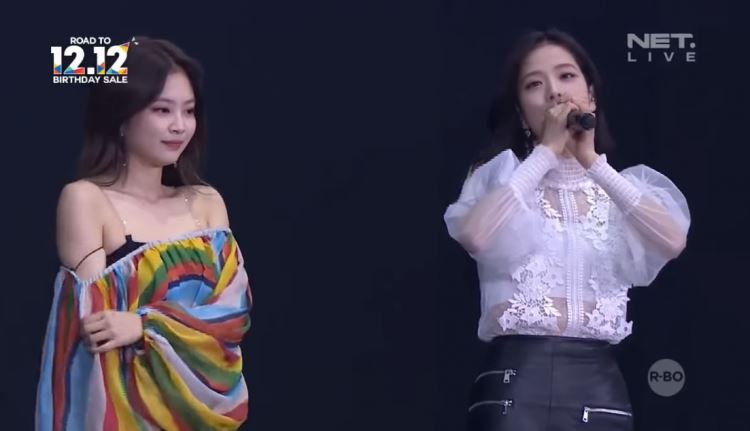 表演「扯下自己衣服」刻意走光搶頭版！Jennie自導自演黑暗面被起底…網驚：也太誇張