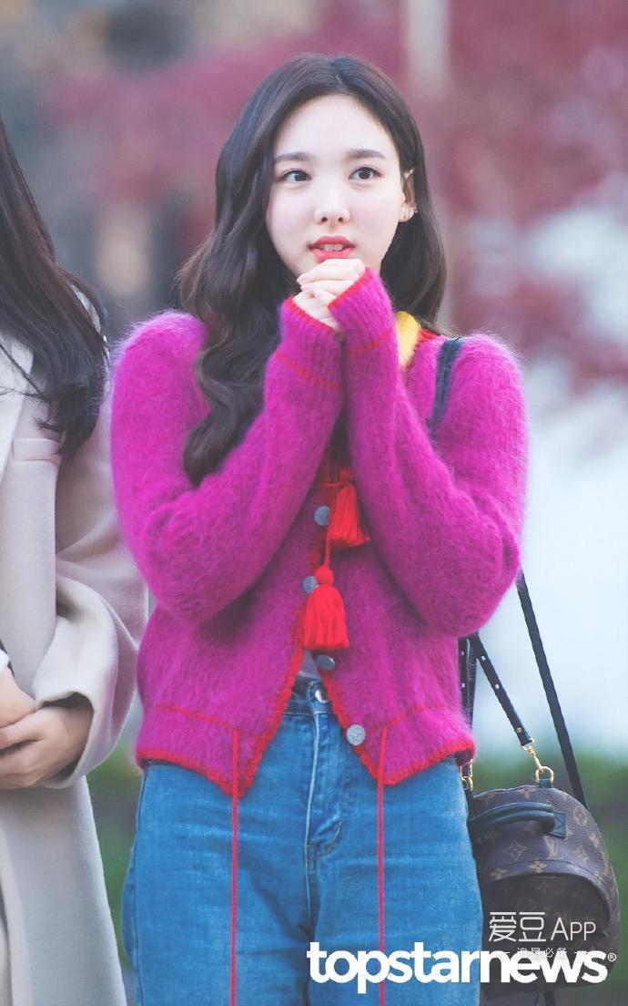 [TWICE][分享]181123 遲來的冠軍秀一位認證照開心心情溢於言表