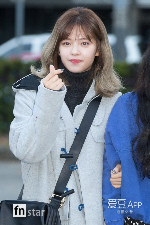 [TWICE][分享]181123 遲來的冠軍秀一位認證照開心心情溢於言表