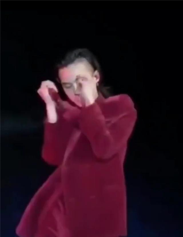 入伍還被黑，權志龍的老婆也只能瑟瑟發抖，能不能放過這孩子