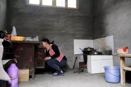 新婚夜婆婆跟俺商量事兒，兒子滿月鄰居一句話，才發現俺傻了兩年