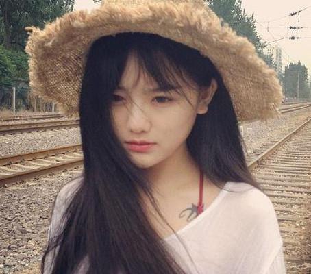 婚禮上俺給公婆敬酒，婆婆扔下十塊錢在地上，老公指地下俺樂了