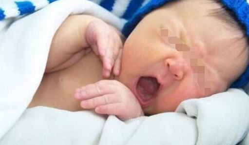 丈夫車禍身亡，妻子收留他的私生子，多年後私生子跪下叫她親媽