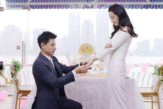 二婚嫁了個小我6歲的老公，疼我愛我但是婚禮當晚差點要了我的命
