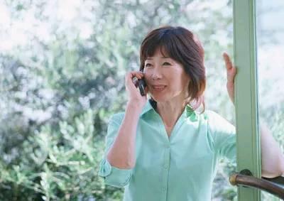 上班時兒子打電話說老公跟一個姐姐在打架，得知真相，俺提出離婚