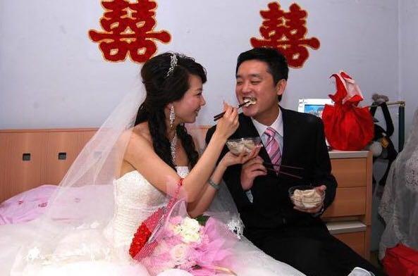 爸爸姓「毒」，給孩子起名，寶媽仔細一看大怒：千萬不要倒過來念！