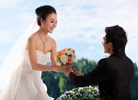 妻意外去世獲陪60萬，我再婚前在女友包里翻到存摺，我決定分手
