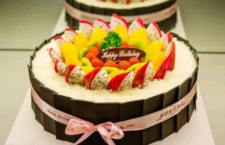 岳父有5女婿，過生日只有他去祝壽，切開蛋糕才知其他人為啥不來