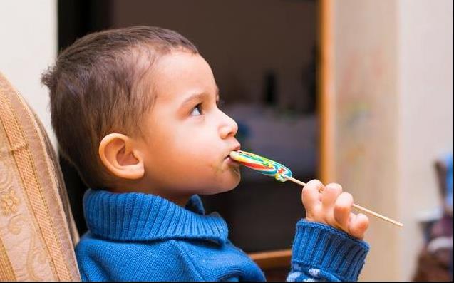 哈佛大學：睡前一小時，父母堅持陪孩子做這3件事，3年後孩子的變化驚人！