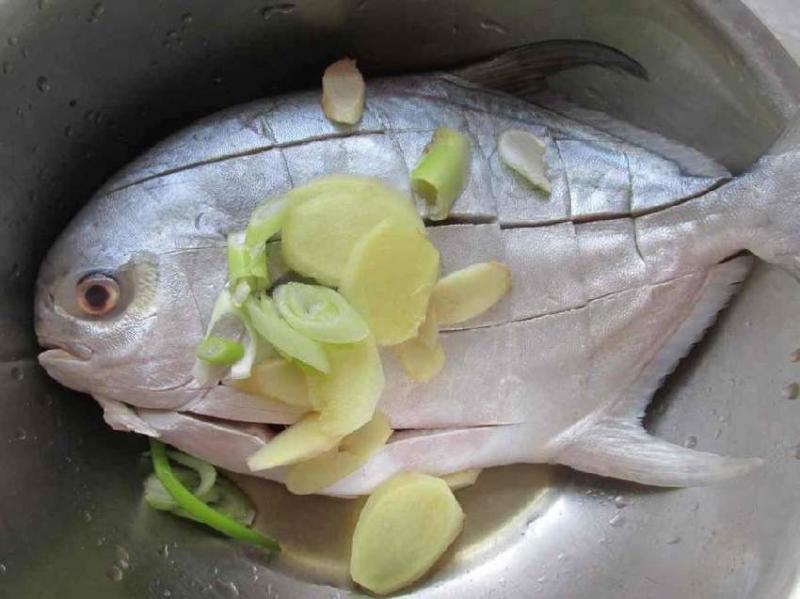 這樣做魚，不煎不炸也不燉，簡單3步就做好，魚肉細嫩不腥氣