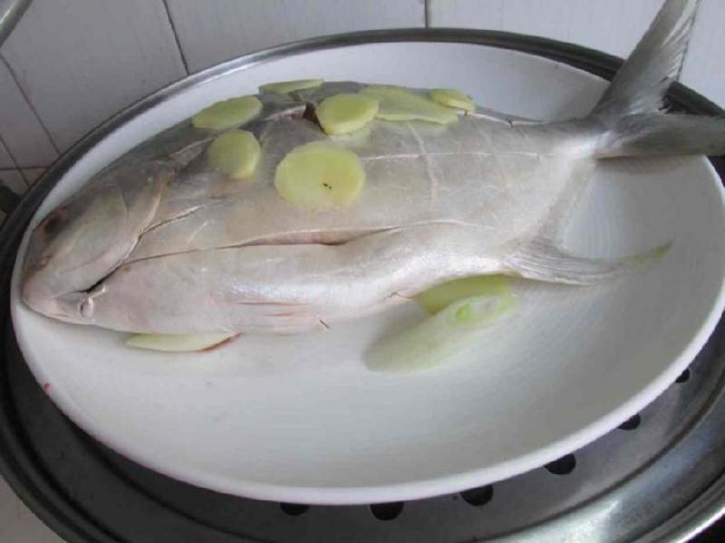 這樣做魚，不煎不炸也不燉，簡單3步就做好，魚肉細嫩不腥氣