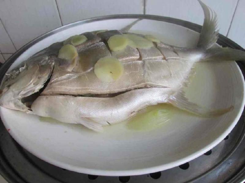 這樣做魚，不煎不炸也不燉，簡單3步就做好，魚肉細嫩不腥氣