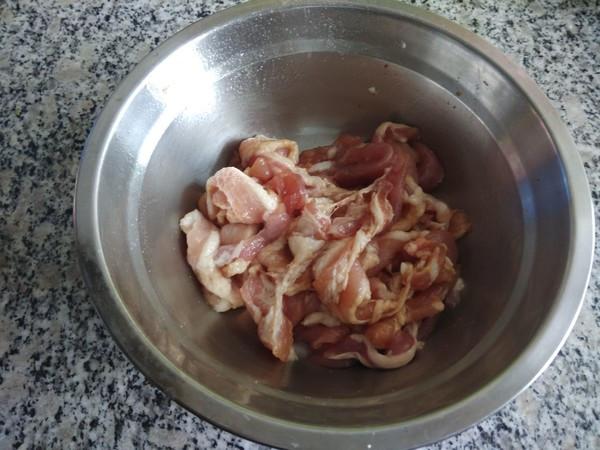 做「炸酥肉」是裹蛋清還是麵粉？雞排店大廚告訴你，保證酥脆