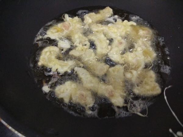 做「炸酥肉」是裹蛋清還是麵粉？雞排店大廚告訴你，保證酥脆