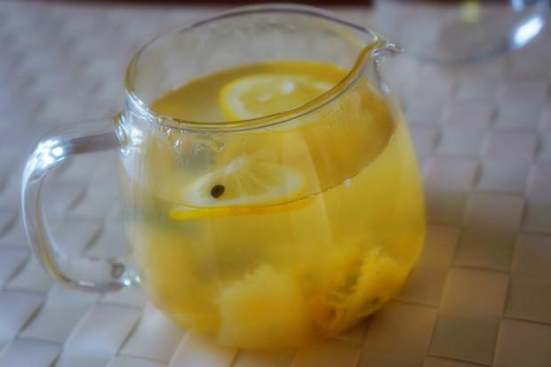 美白養顏排毒的百香果檸檬茶，0添加的飲料自己在家就能做！