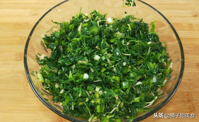 這個餡包子，比韭菜和肉包子都好吃，營養也很高，冬天多吃身體好