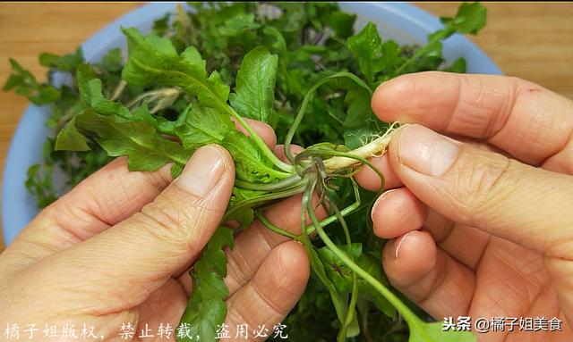 這個餡包子，比韭菜和肉包子都好吃，營養也很高，冬天多吃身體好
