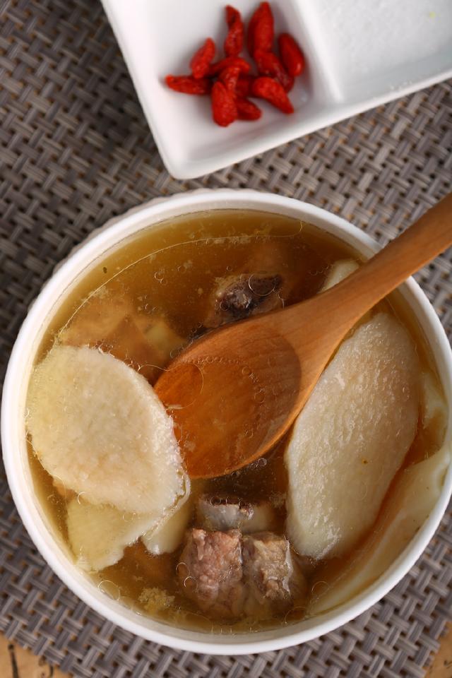 天涼了多做此湯給孩子喝，味美湯香，不僅補脾養胃，還補肺益腎
