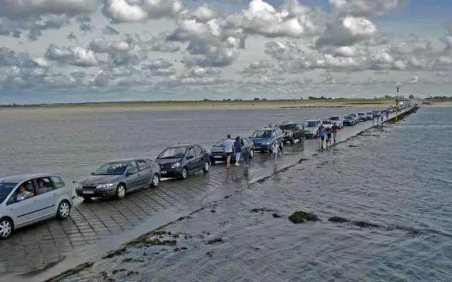 世界最危險的海上公路，成老司機噩夢，一路狂飆才能活下去 