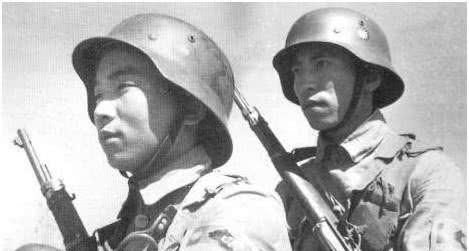 一具埋藏在巨石縫中的烈士遺骸，75年後被發現，依舊保持戰鬥 !