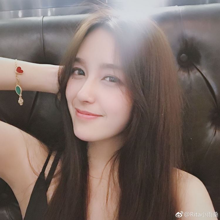 LOL新晉電競女神認真解說 穿...掀起網友暴動：好分
