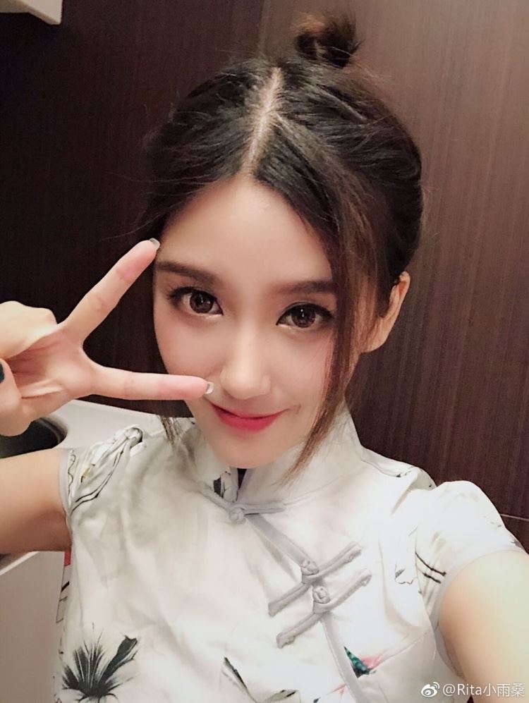 LOL新晉電競女神認真解說 穿...掀起網友暴動：好分